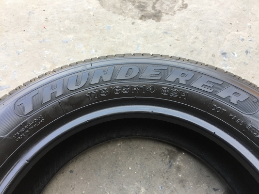 ยาง THUNDERER 175-65-14 ปี 17 ครบชุด 4 เส้น 2800 สวยๆไม่ไม่บวมไม่กินข้างดอกยางเหลือเยอะเอาไปวิ่งกันใ ยาง THUNDERER 175-65-14 ปี 17 ครบชุด 4 เส้น 2800 สวยๆไม่ไม่บวมไม่กินข้างดอกยางเหลือเยอะเอาไปวิ่งกันใ