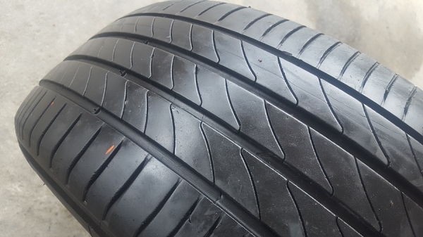 ขายยาง215/60/16 ปี 1116 MICHERLIN 3ST 4 เส้น ขายยาง215/60/16 ปี 1116 MICHERLIN 3ST 4 เส้น