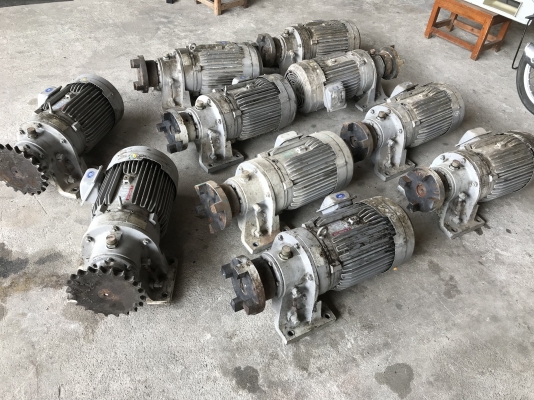 ขายมอเตอร์เกียร์ Cycro drive Sumitomo 7.5HP. 380V อัตราทด 1:15 เพลาออกประมาณ 100รอบต่อนาที สภาพสวยมากเดิมๆ วิ่งนิ่ม พร้อมใช้งาน มี 10ตัวครับ ราคาตัวละ 16,500 บาท