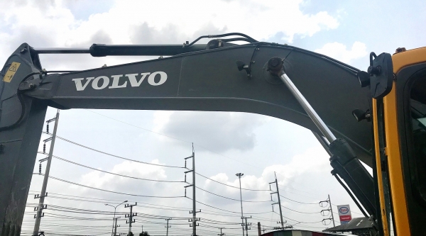 VOLVO EC210 ใช้งาน5000ช.ม ยังเหลือประกันอีก3000ช.ม เล่มทะเบียน