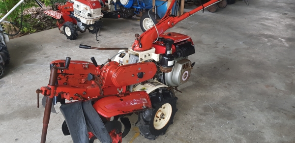 ดีเซล รถพรวนดินสาดดินยกร่อง สอบถามได้ต่อรองได้ ดีเซล รถพรวนดินสาดดินยกร่อง สอบถามได้ต่อรองได้