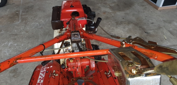 ดีเซล รถพรวนดินสาดดินยกร่อง สอบถามได้ต่อรองได้ ดีเซล รถพรวนดินสาดดินยกร่อง สอบถามได้ต่อรองได้