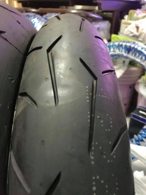 จัดโปรโมชั่น ยางปี 17 ทั้งหน้า-หลัง ยางใหม่ มือ1 Pirelli Rosso Corsa  120/70/17+180/60/17