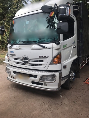รถฮีโน่ 6 ล้อ ( รั้ว ) ไม่ดั้ม FC9J 175 แรงม้า. ปี 57. สนใจติดต่อ 081 - 6079515