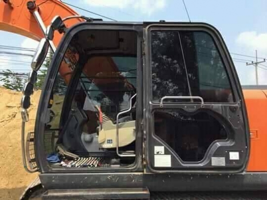 ขายด่วน!! Hitachi ZX2005G 5,XXXชม. สภาพสวยค่ะ