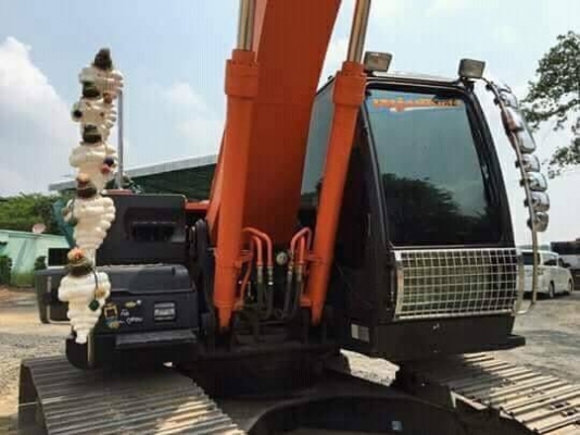 ขายด่วน!! Hitachi ZX2005G 5,XXXชม. สภาพสวยค่ะ