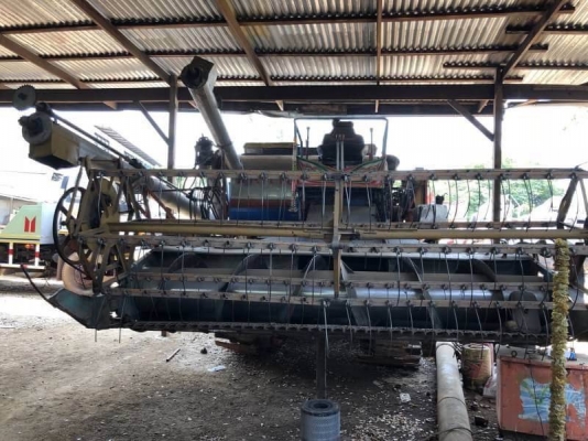 ขาย 215,000 บาท รถเกี่ยวอุ้ม 2.5 ตัน เครื่อง 6HH1-210 แรง สภาพพร้อมใช้  รถอยู่  มหาสารคาม โทร 0610710295