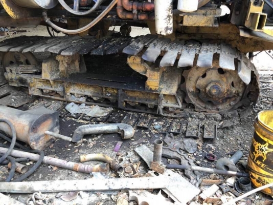 ขาย 215,000 บาท รถเกี่ยวอุ้ม 2.5 ตัน เครื่อง 6HH1-210 แรง สภาพพร้อมใช้  รถอยู่  มหาสารคาม โทร 0610710295