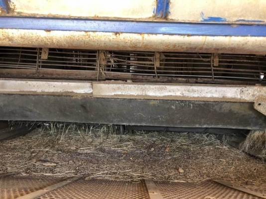 ขาย 215,000 บาท รถเกี่ยวอุ้ม 2.5 ตัน เครื่อง 6HH1-210 แรง สภาพพร้อมใช้  รถอยู่  มหาสารคาม โทร 0610710295