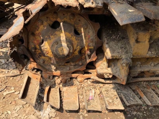 ขาย 215,000 บาท รถเกี่ยวอุ้ม 2.5 ตัน เครื่อง 6HH1-210 แรง สภาพพร้อมใช้  รถอยู่  มหาสารคาม โทร 0610710295