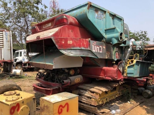 ขาย 195,000 บาท รถเกี่ยวอุ้ม 2.5 ตัน เครื่อง 6BG1-175 แรง สภาพพร้อมใช้  รถอยู่  มหาสารคาม โทร 0610710295