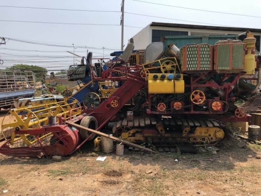 ขาย 195,000 บาท รถเกี่ยวอุ้ม 2.5 ตัน เครื่อง 6BG1-175 แรง สภาพพร้อมใช้  รถอยู่  มหาสารคาม โทร 0610710295