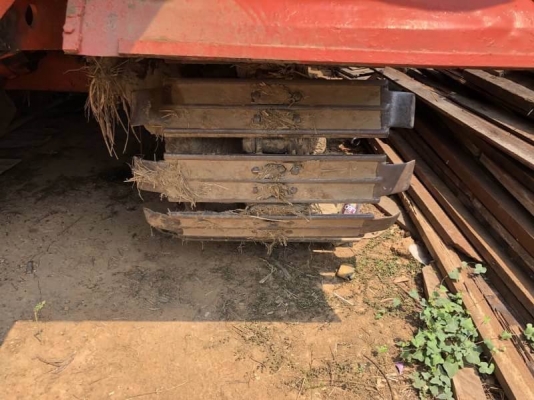 ขาย 195,000 บาท รถเกี่ยวอุ้ม 2.5 ตัน เครื่อง 6BG1-175 แรง สภาพพร้อมใช้  รถอยู่  มหาสารคาม โทร 0610710295