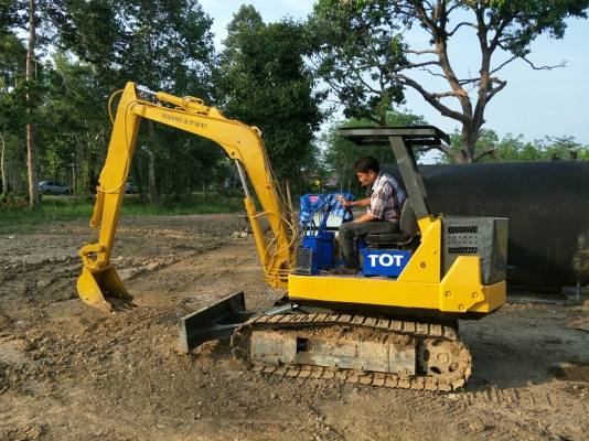 ขายรถแบคโฮ KOMATSU PC20-6 ตัวเดินรุ่น 1 บูมอาร์มยาวพิเศษ ราคา 200000