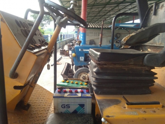 รถบดสั่นสะเทือนสิบตัน เครื่องด้อยระบบระบายอากาศ