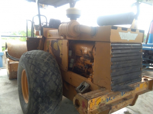 รถบดสั่นสะเทือนสิบตัน เครื่องด้อยระบบระบายอากาศ