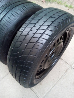 ขายล้อ อะไหล่พร้อมยาง กะทะล้อขนาด 4 รู 100 mm. ขอบ 15 เบอรฺ์ 185/60R15 โทร.081-427-3941