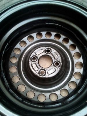 ขายล้อ อะไหล่พร้อมยาง กะทะล้อขนาด 4 รู 100 mm. ขอบ 15 เบอรฺ์ 185/60R15 โทร.081-427-3941 ขายล้อ อะไหล่พร้อมยาง กะทะล้อขนาด 4 รู 100 mm. ขอบ 15 เบอรฺ์ 185/60R15 โทร.081-427-3941