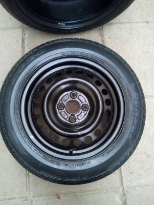 ขายล้อ อะไหล่พร้อมยาง กะทะล้อขนาด 4 รู 100 mm. ขอบ 15 เบอรฺ์ 185/60R15 โทร.081-427-3941