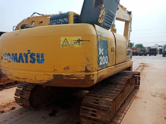 KOMATSU PC 200-8