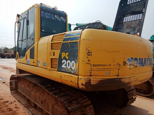 KOMATSU PC 200-8