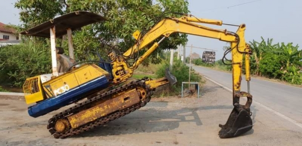 ขายด่วนรถแบคโฮKOMATSUโคมัสซูรุ่นยอดนิยมสวยๆPC30-5เครื่องโคมัสซู3D84เครื่องดีปั่มแรงสีเดิมยังไม่เก็บสีรถนอกเพิ่งนำเข้ามาใหม่ยังไม่เคยใช้งานในเมืองไทยเลย