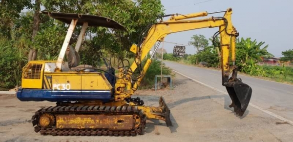 ขายด่วนรถแบคโฮKOMATSUโคมัสซูรุ่นยอดนิยมสวยๆPC30-5เครื่องโคมัสซู3D84เครื่องดีปั่มแรงสีเดิมยังไม่เก็บสีรถนอกเพิ่งนำเข้ามาใหม่ยังไม่เคยใช้งานในเมืองไทยเลย