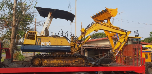 ขายด่วนรถแบคโฮKOMATSUโคมัสซูรุ่นยอดนิยมสวยๆPC30-5เครื่องโคมัสซู3D84เครื่องดีปั่มแรงสีเดิมยังไม่เก็บสีรถนอกเพิ่งนำเข้ามาใหม่ยังไม่เคยใช้งานในเมืองไทยเลย