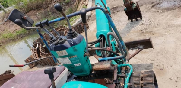 ขายด่วน145,000รถแบคโฮKOMATSUโคมัสซูรุ่นยอดนิยมสวยๆPC15-8เครื่องโคมัสซู3D78เครื่องดีปั่มแรงรถนอกเพิ่งนำเข้ามาใหม่ยังไม่เคยใช้งานในเมืองไทยเลย