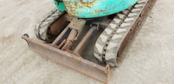 ขายด่วนรถแบคโฮHIACHIฮิตาชิรุ่นยอดนิยมสวยๆEX15เครื่องอีซูซู3KC1คอลโทลน้ำมันสั่นปั้มนิ้วเครื่องดีปั่มแรงรถนอกเพิ่งนำเข้ามาใหม่ยังไม่เคยใช้งานในเมืองไทยเลย