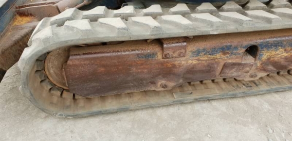 ขายด่วนรถแบคโฮHIACHIฮิตาชิรุ่นยอดนิยมสวยๆEX15เครื่องอีซูซู3KC1คอลโทลน้ำมันสั่นปั้มนิ้วเครื่องดีปั่มแรงรถนอกเพิ่งนำเข้ามาใหม่ยังไม่เคยใช้งานในเมืองไทยเลย