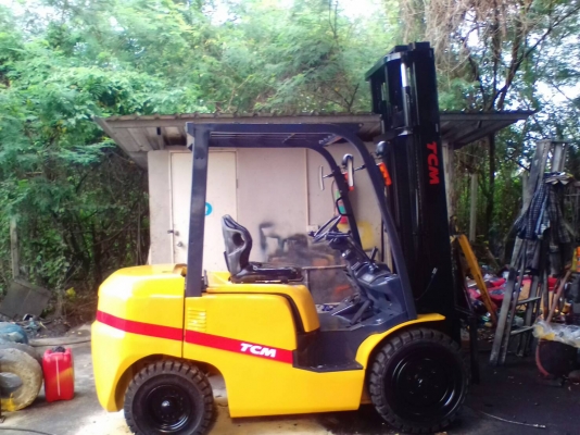 TCM ขนาด3ตัน เสาสูง4เมตร เกียร์ออร์โต้ เครื่องยนต์ดีเซล รถสวยพร้อมใช้งาน