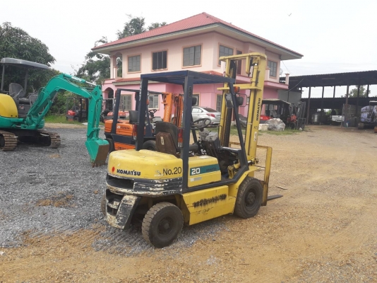 ขายรถยก KOMATSU FG20-11 เครื่องเบนซิน H20  เสาสูง 4 เมตร ยกได้ 2 ตัน เกียร์ธรรมดา รถนอกนำเข้า ติดต่อ 098-7962549