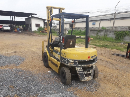 ขายรถยก KOMATSU FG20-11 เครื่องเบนซิน H20  เสาสูง 4 เมตร ยกได้ 2 ตัน เกียร์ธรรมดา รถนอกนำเข้า ติดต่อ 098-7962549