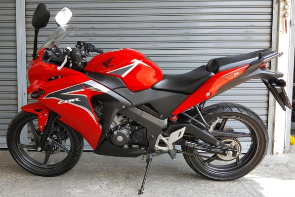 ขออนุญาตขาย HONDA CBR150I NEW สภาพพร้อมใช้งาน สภาพสวย ฟรีค่าโอน