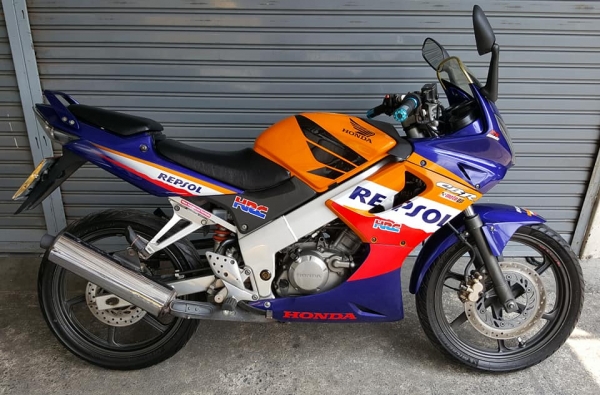 ขออนุญาตขาย HONDA CBR150R Limited " REPSOL Edition" ฟรีค่าโอน ขออนุญาตขาย HONDA CBR150R Limited " REPSOL Edition" ฟรีค่าโอน