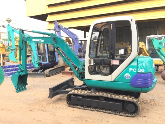 ขายรถขุด เก่าญี่ปุ่น KOMATSU PC30-7 ชั่วโมง การทำงานน้อย ระบบทำงานไว ฟรีเช็ดระบบ และ จัดส่งทั่วไทย