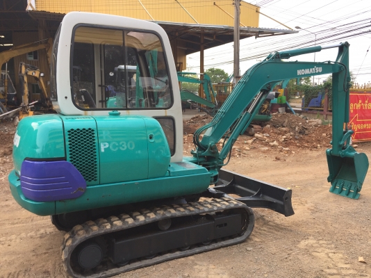 ขายรถขุด เก่าญี่ปุ่น KOMATSU PC30-7 ชั่วโมง การทำงานน้อย ระบบทำงานไว ฟรีเช็ดระบบ และ จัดส่งทั่วไทย