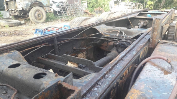 ขาย10ล้อหัวคัซซีsumo227 220แรง มีระบบลากพ่วง