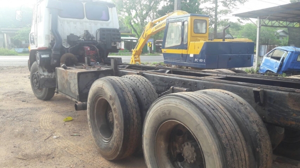 ขาย10ล้อหัวคัซซีsumo227 220แรง มีระบบลากพ่วง