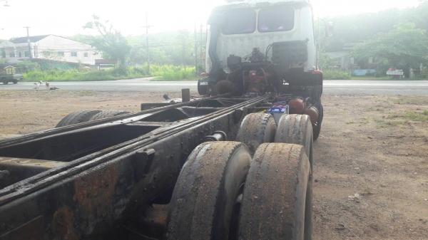 ขาย10ล้อหัวคัซซีsumo227 220แรง มีระบบลากพ่วง