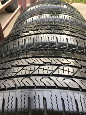 ยาง Roadstone 225 65 17 กลางปี16 ดอกเต็ม ไม่มีปะ เนื้อนิ่มๆ ใช้ยาว ราคาไม่แพง