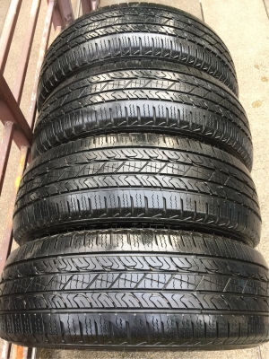 ยาง Roadstone 225 65 17 กลางปี16 ดอกเต็ม ไม่มีปะ เนื้อนิ่มๆ ใช้ยาว ราคาไม่แพง