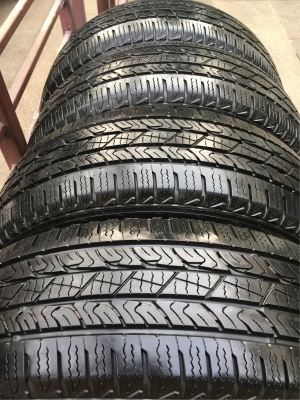 ยาง Roadstone 225 65 17 กลางปี16 ดอกเต็ม ไม่มีปะ เนื้อนิ่มๆ ใช้ยาว ราคาไม่แพง