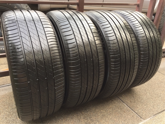 ยาง Michelin 225 50 17 ปี16 ดอกเต็ม ไม่มีปะ เนื้อนิ่มๆ ใช้ยาว ราคาไม่แพง ยาง Michelin 225 50 17 ปี16 ดอกเต็ม ไม่มีปะ เนื้อนิ่มๆ ใช้ยาว ราคาไม่แพง