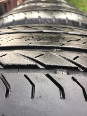 ยาง Bridgestone 235 70 16 ปี16 ดอกเต็ม ไม่มีปะ ใช้ยาว ราคาไม่แพง