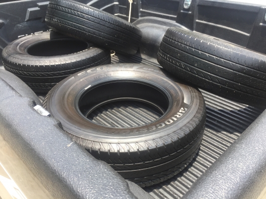 ยาง Bridgestone 235 70 16 ปี16 ดอกเต็ม ไม่มีปะ ใช้ยาว ราคาไม่แพง