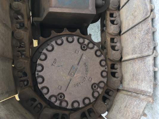 ขายรถขุด Komatsu pc200-8 MO 5,600 ชม.