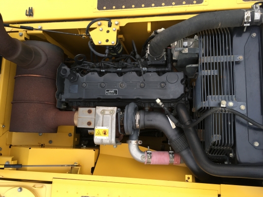 ขายรถขุด Komatsu pc200-8 MO 5,600 ชม.