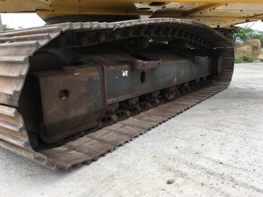 ขายรถขุด Komatsu pc200-8 MO 5,600 ชม.